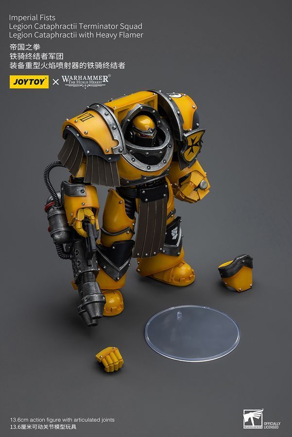 Фигурка из игры Warhammer 40k, Имперские Кулаки Сержант Легиона Катафрактии с тяжелым огнеметом, JOYTOY, подвижная, 13,6 см (WHR 0075)