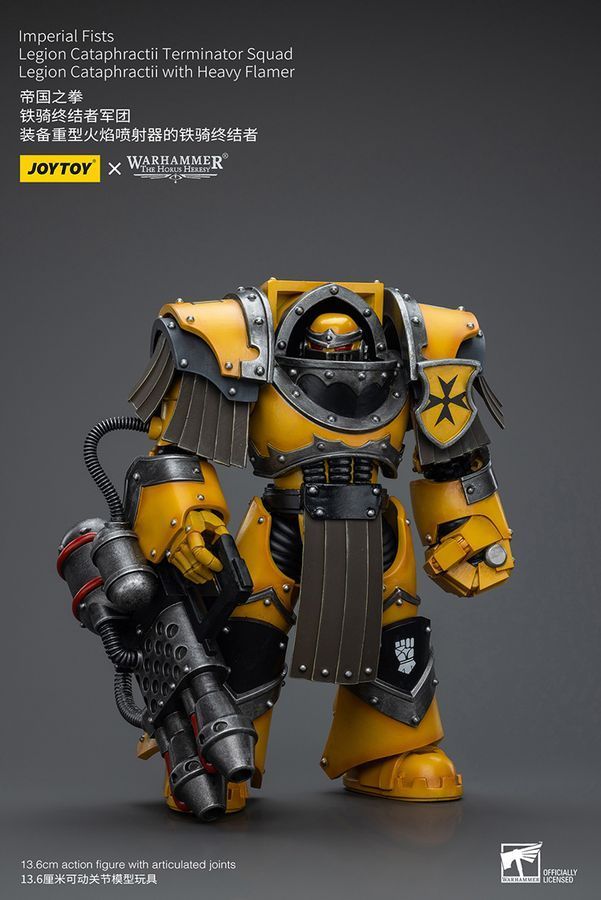 Фигурка из игры Warhammer 40k, Имперские Кулаки Сержант Легиона Катафрактии с тяжелым огнеметом, JOYTOY, подвижная, 13,6 см (WHR 0075)