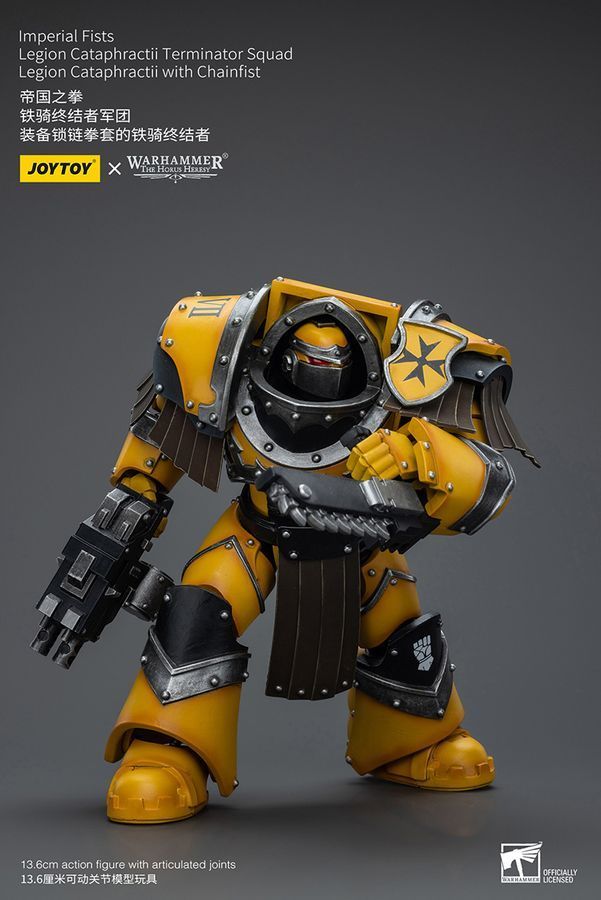 Фигурка из игры Warhammer 40k, Имперские Кулаки Сержант Легиона Катафрактии с Цепным кулаком, JOYTOY, подвижная, 13,6 см (WHR 0076)