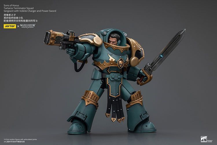 Фигурка из игры Warhammer 40k, Сыны Хоруса Сержант с волкитовым зарядным устройством и силовым мечом, JOYTOY, подвижная, 14,2 см (WHR 0081)