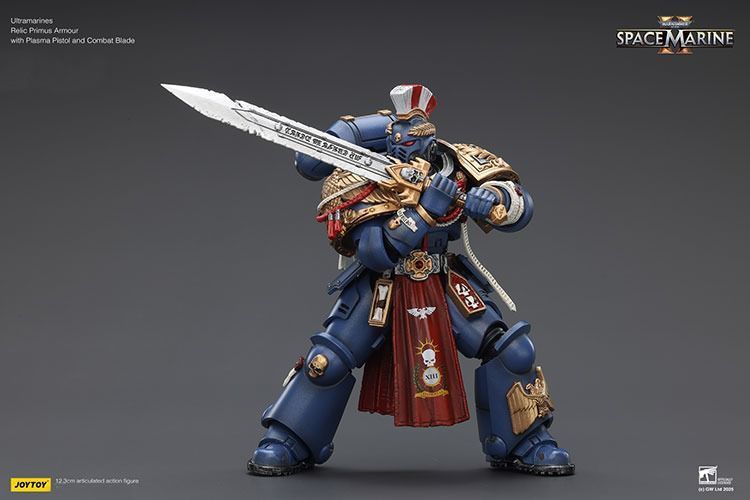 Фигурка из игры Warhammer 40k, Ультрамарин в Тяжелой реликвийной броне Примус с силовым мечем, JOYTOY, подвижная, 12,3 см (WHR 0169)