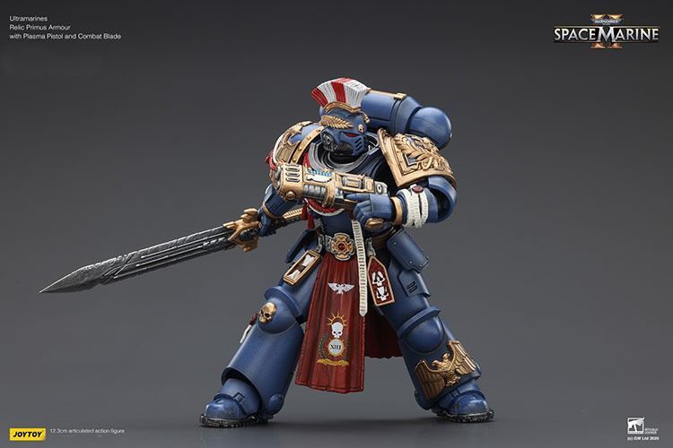 Фигурка из игры Warhammer 40k, Ультрамарин в Тяжелой реликвийной броне Примус с силовым мечем, JOYTOY, подвижная, 12,3 см (WHR 0169)