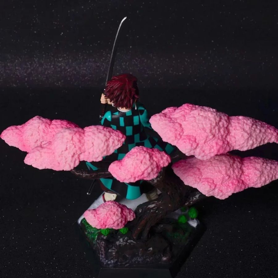Аниме фигурка Клинок рассекающий демонов, Demon Slayer Tanjiro, Танджиро возле сакуры, 19 см (BDD 0140)