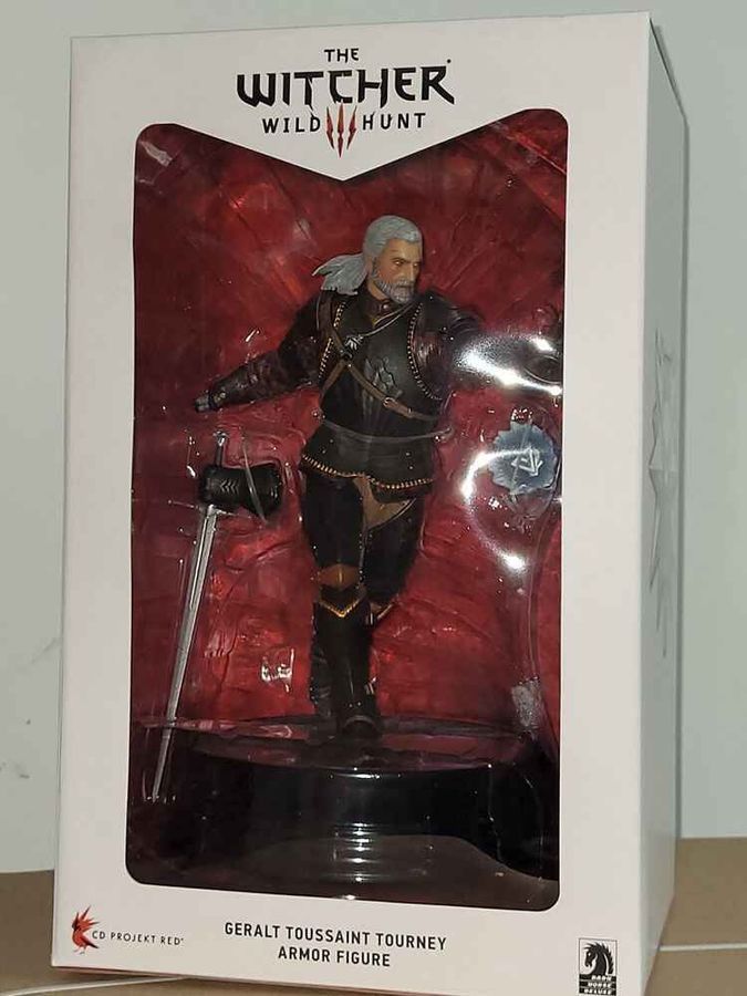 Фигурка от студии Dark Horse The Witcher 3: Wild Hunt - Geralt Toussaint Tourney Armor, Ведьмак Геральт в Турнирных доспехах из Туссента, 25 см (TW 0006)