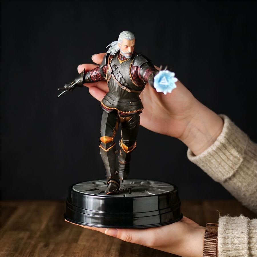 Фигурка от студии Dark Horse The Witcher 3: Wild Hunt - Geralt Toussaint Tourney Armor, Ведьмак Геральт в Турнирных доспехах из Туссента, 25 см (TW 0006)