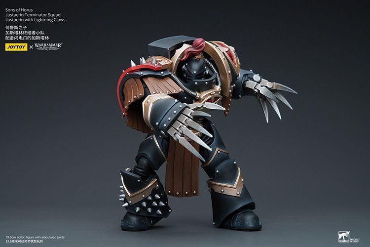 Фігурка з гри Warhammer 40k, Сини Хоруса Юстаерин з блискавичними кігтями, JOYTOY, рухома, 13,6 см (WHR 0092)