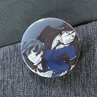 Значок аниме Темный Дворецкий Black Butler, диаметр 58 мм (ZNBLB 0019)
