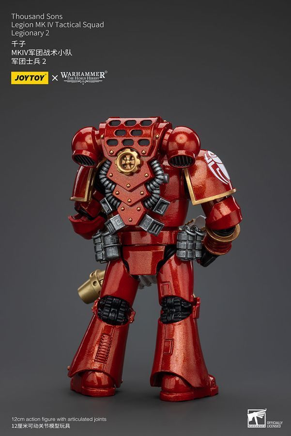 Фигурка из игры Warhammer 40k, Легионер Тысячи Сынов с огнеметом, JOYTOY, подвижная, 12 см (WHR 0098)