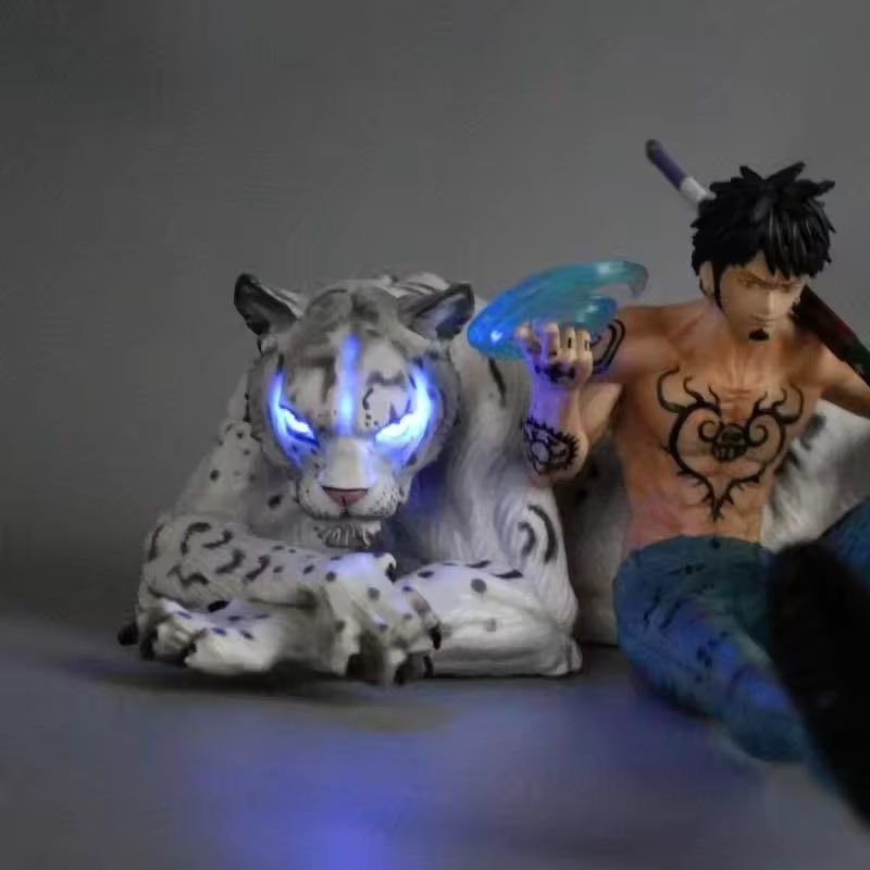 Аніме фігурка One Piece Ван пис Trafalgar Law, Трафальгар Ло і сніговий барс, з підсвічуванням, 18 см (OP 0168)