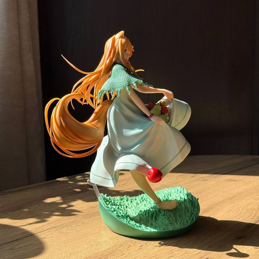 Аниме фигурка Spice and Wolf, Волчица и пряности Holo, Холо с фруктами, 25 см (SW 0005)