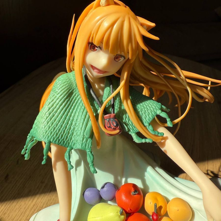 Аниме фигурка Spice and Wolf, Волчица и пряности Holo, Холо с фруктами, 25 см (SW 0005)