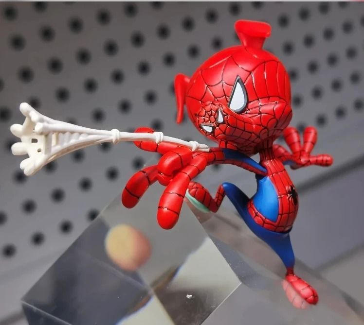 Фигурка из вселенной Spider-Man Гвен Стейси, подвижная, 16 см (AVG 0018)