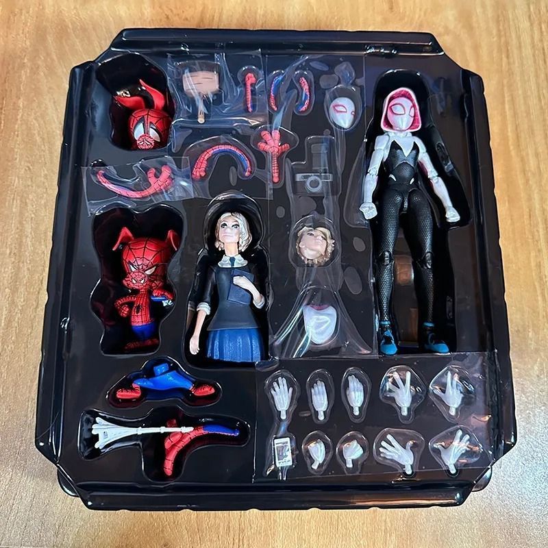 Фигурка из вселенной Spider-Man Гвен Стейси, подвижная, 16 см (AVG 0018)