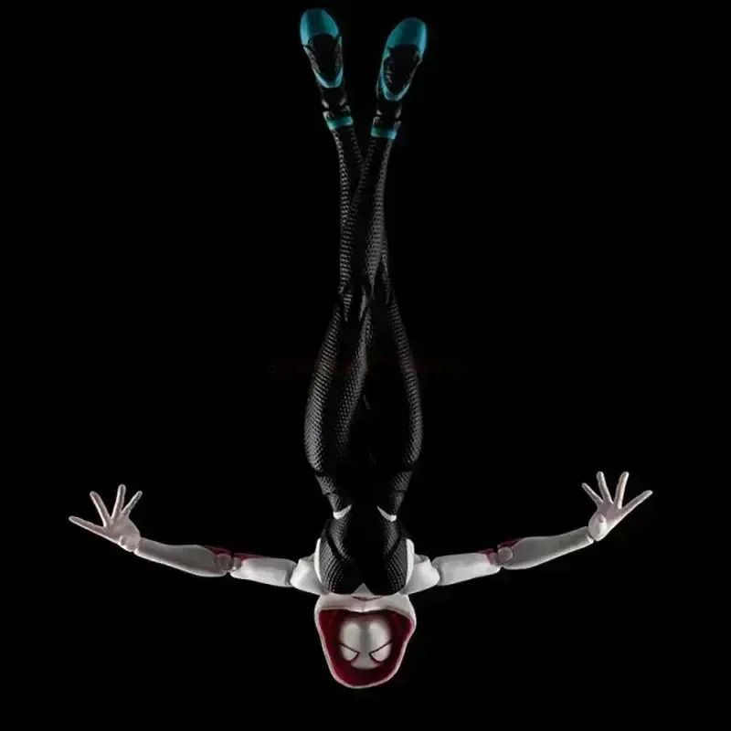 Фигурка из вселенной Spider-Man Гвен Стейси, подвижная, 16 см (AVG 0018)