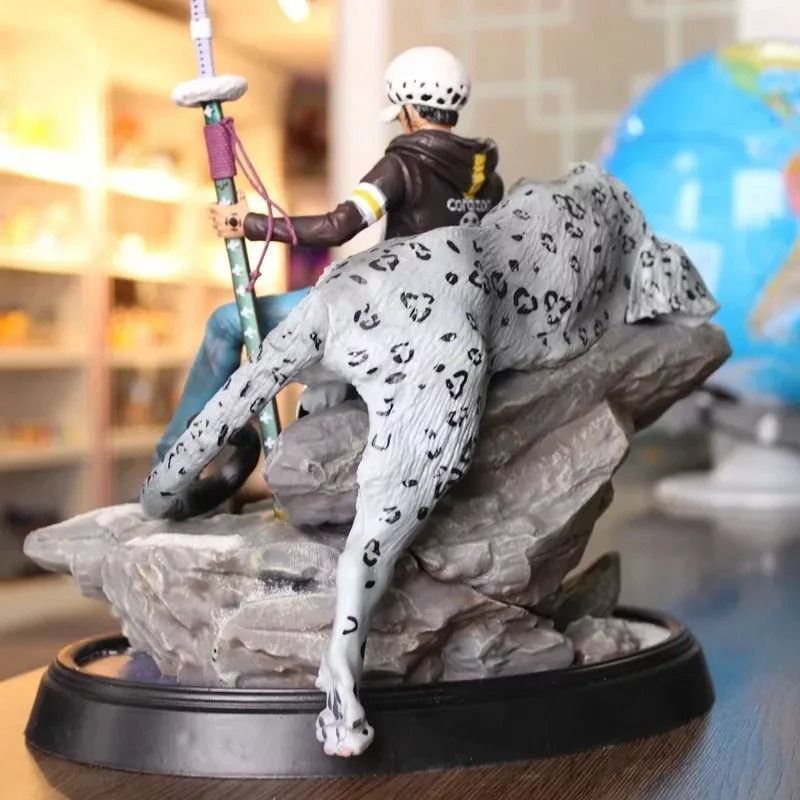 Аніме фігурка One Piece Ван пис Trafalgar Law, Трафальгар Ло і сніговий барс, 30 см (OP 0160)
