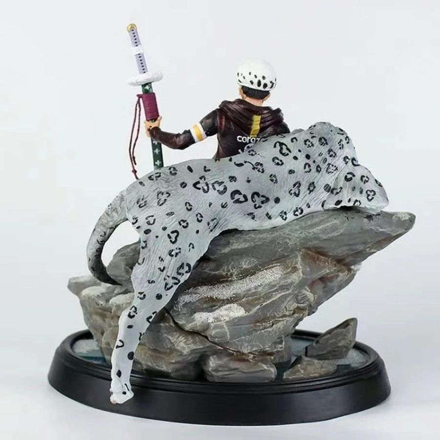 Аніме фігурка One Piece Ван пис Trafalgar Law, Трафальгар Ло і сніговий барс, 30 см (OP 0160)