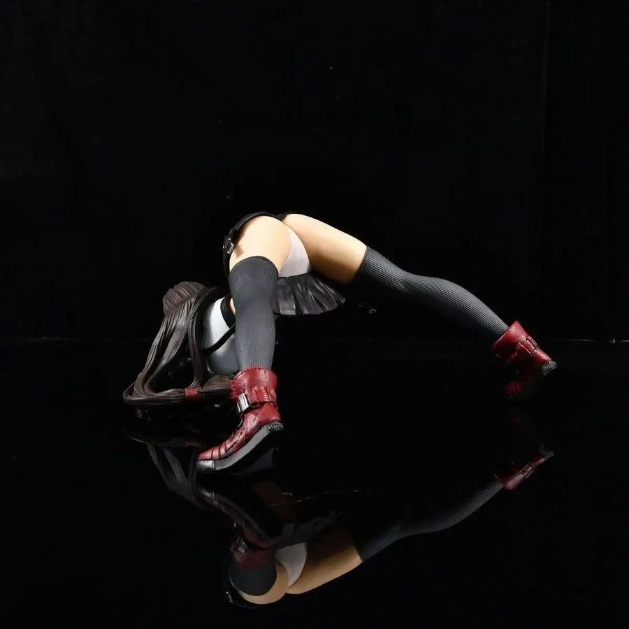 Фігурка з гри Final Fantasy VII Tifa Lockhart, Тіфа Локхарт, 19 см (RE 0002)