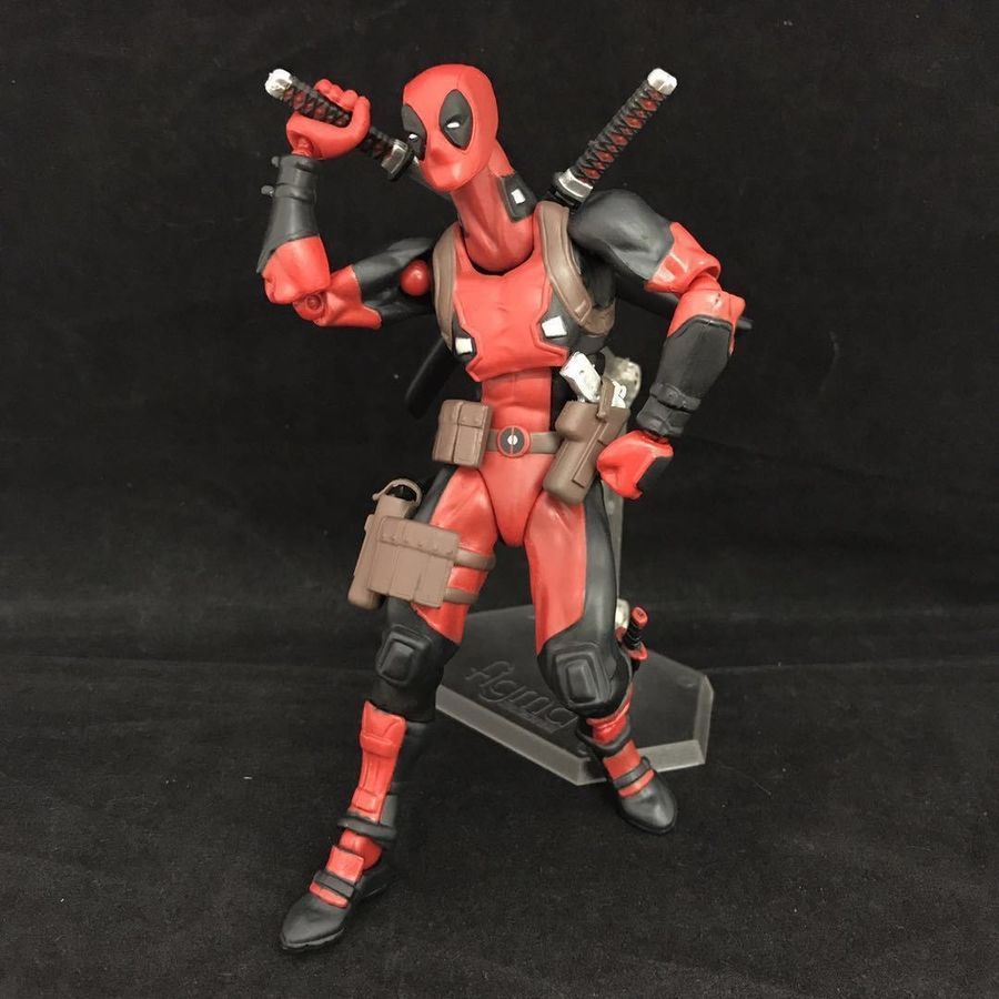 Фигурка Deadpool Марвел Дэдпул, подвижная на шарнирах, 16 см (DP 0006)
