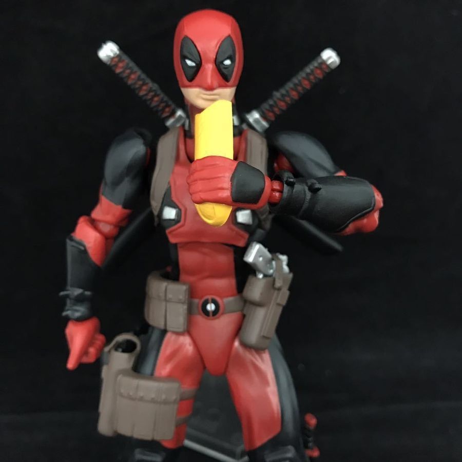 Фигурка Deadpool Марвел Дэдпул, подвижная на шарнирах, 16 см (DP 0006)