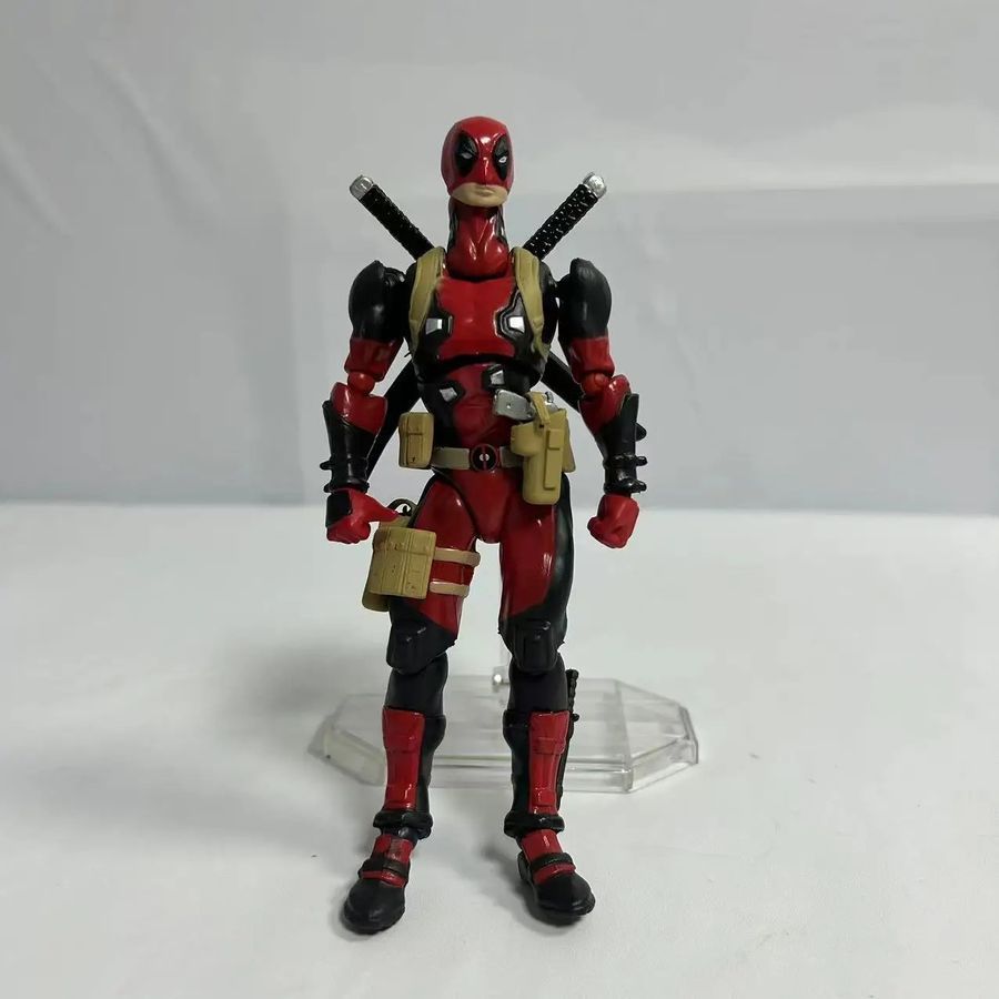 Фигурка Deadpool Марвел Дэдпул, подвижная на шарнирах, 16 см (DP 0006)