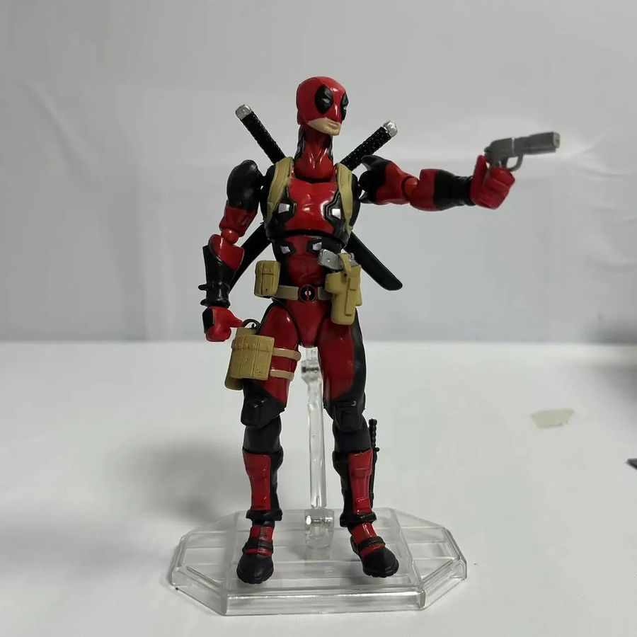 Фигурка Deadpool Марвел Дэдпул, подвижная на шарнирах, 16 см (DP 0006)