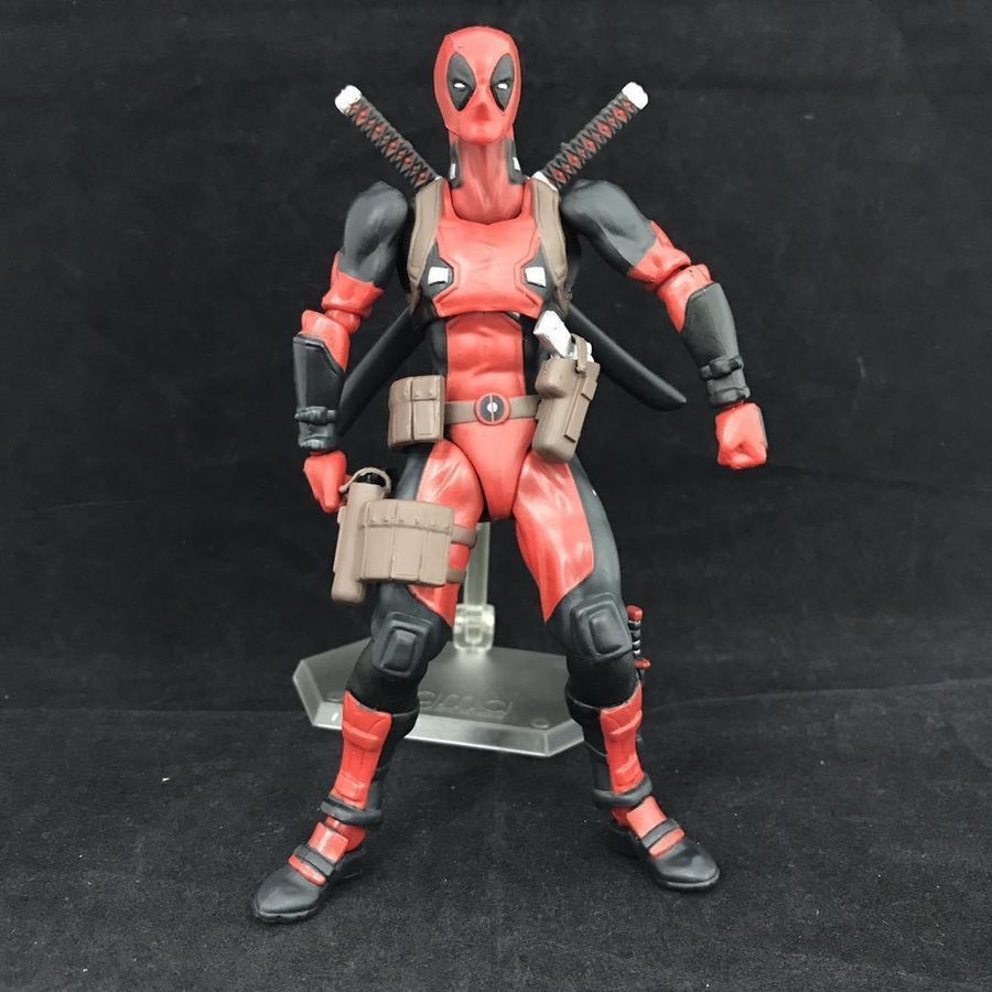 Фигурка Deadpool Марвел Дэдпул, подвижная на шарнирах, 16 см (DP 0006)