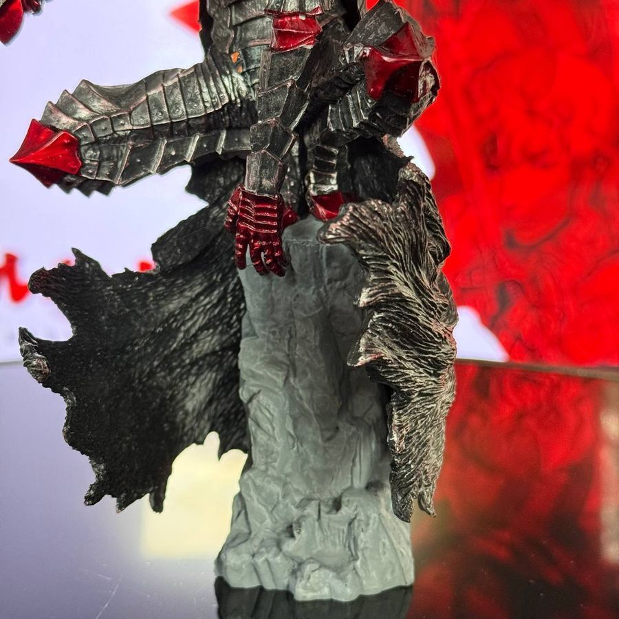 Аниме фигурка Berserk Берсерк Guts Гатс в доспехе на камне, 25 см (BRK 0003)